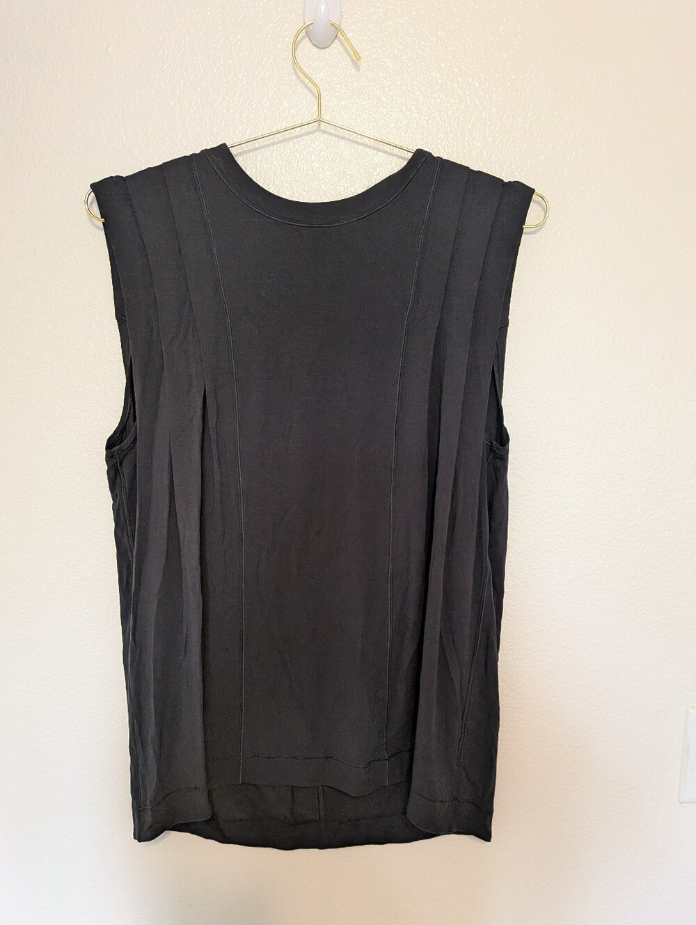 Lululemon Black Athletic Tank Large